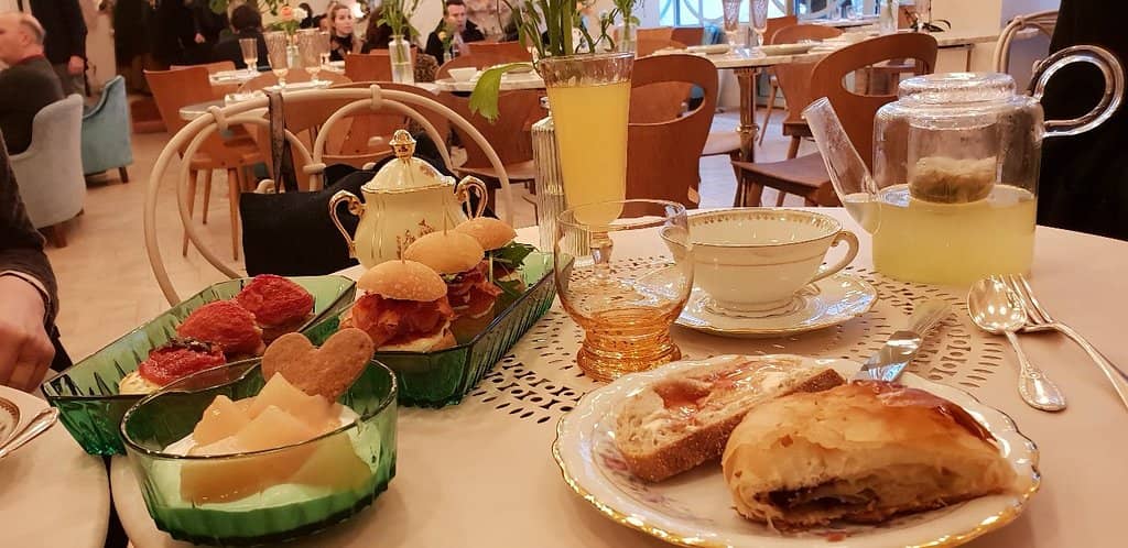 Exquisite Gateaux and Tarts