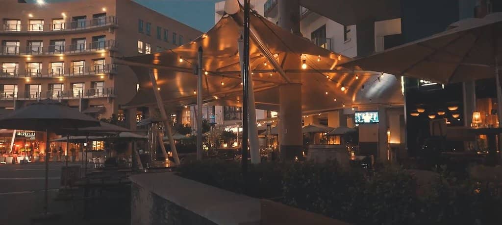 Aduna Bistro