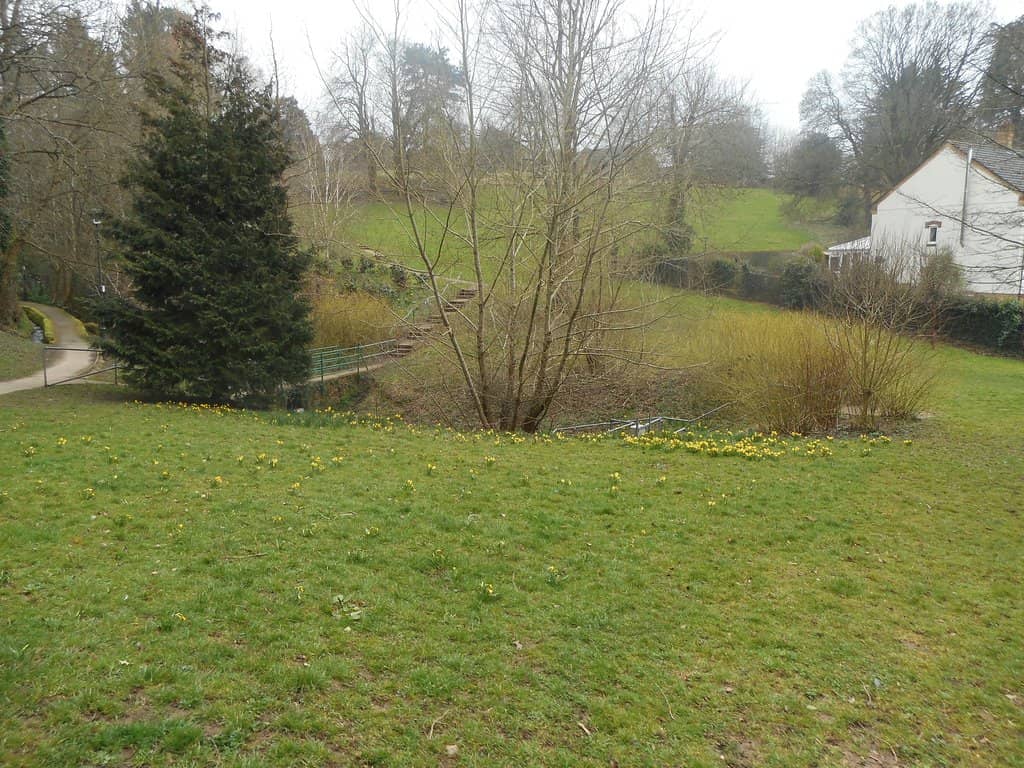 Picnic Spots & Benches
