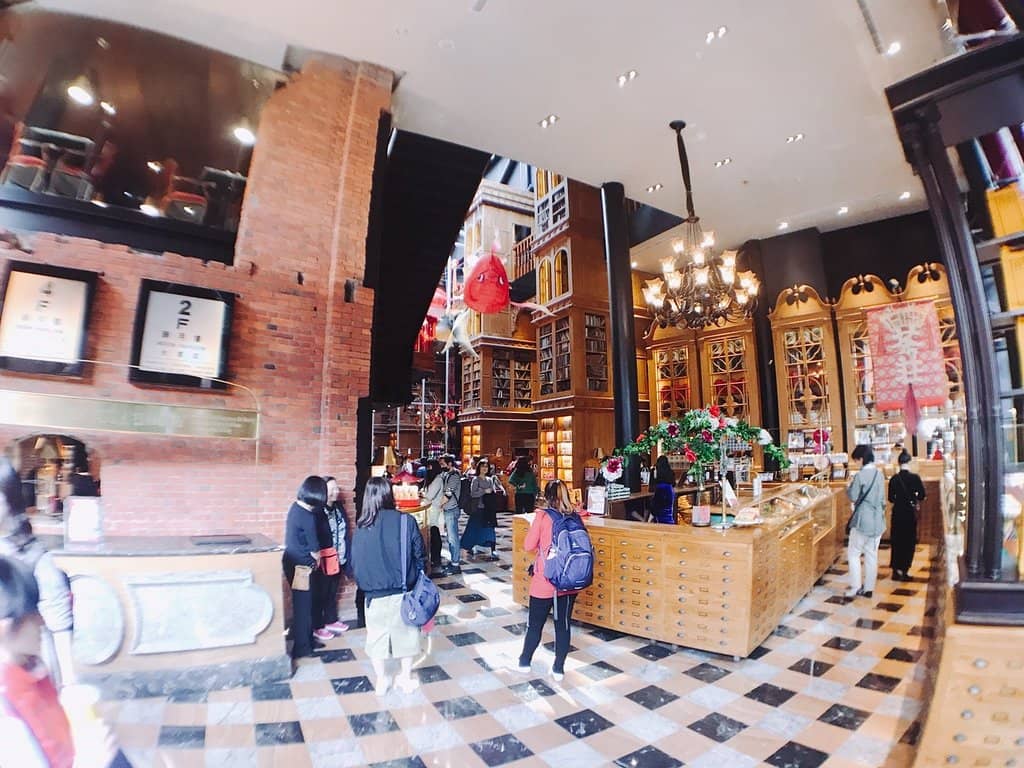 Unique Pineapple Cakes