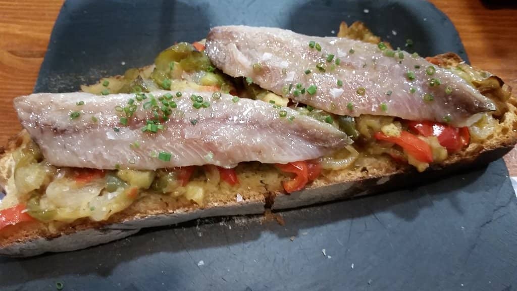 Cozy & Bustling Atmosphere