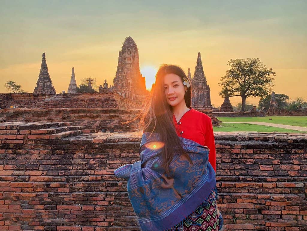 Ruined Buddha Statues