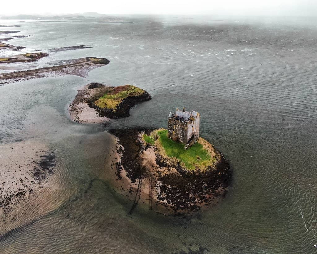 Scenic Walk to the Castle