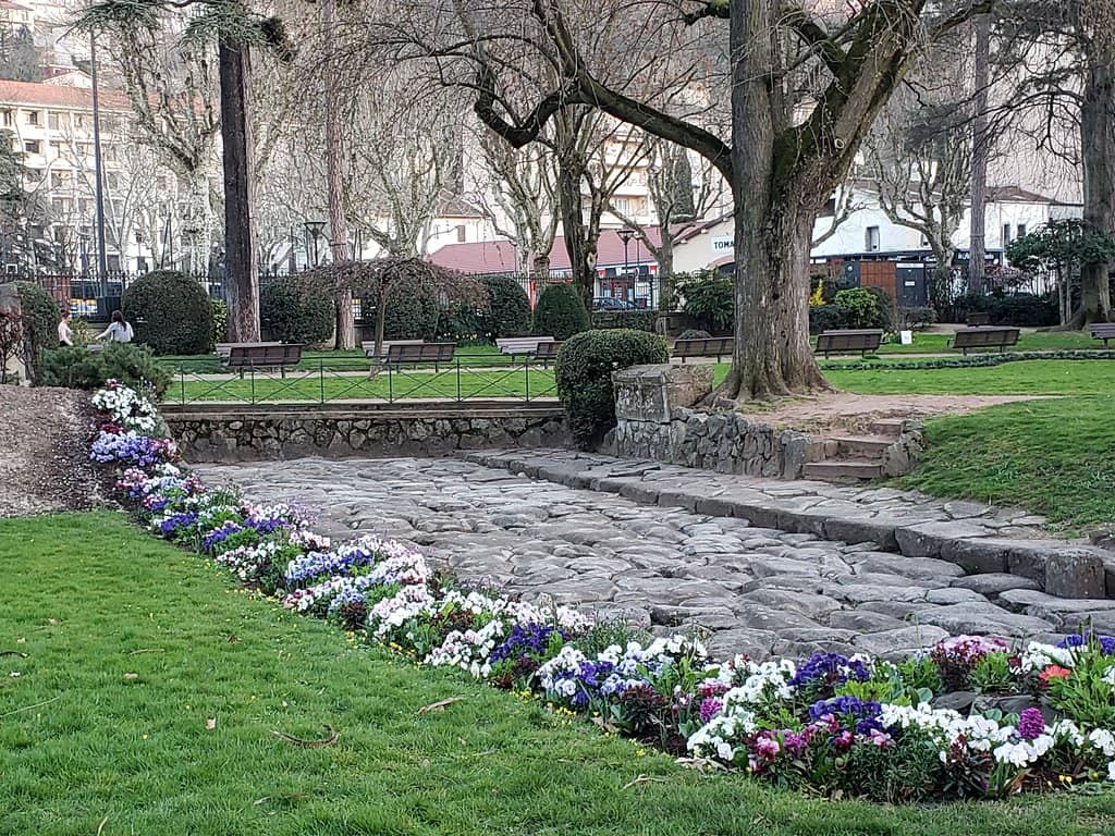 Artistic Greenery Installations