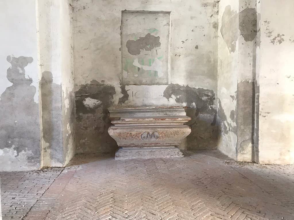 Magutt Construction-Themed Bar