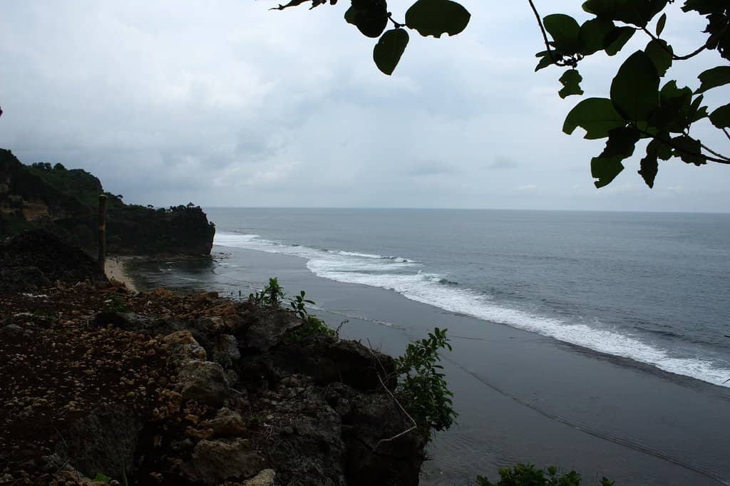 Dramatic Cliffside Views