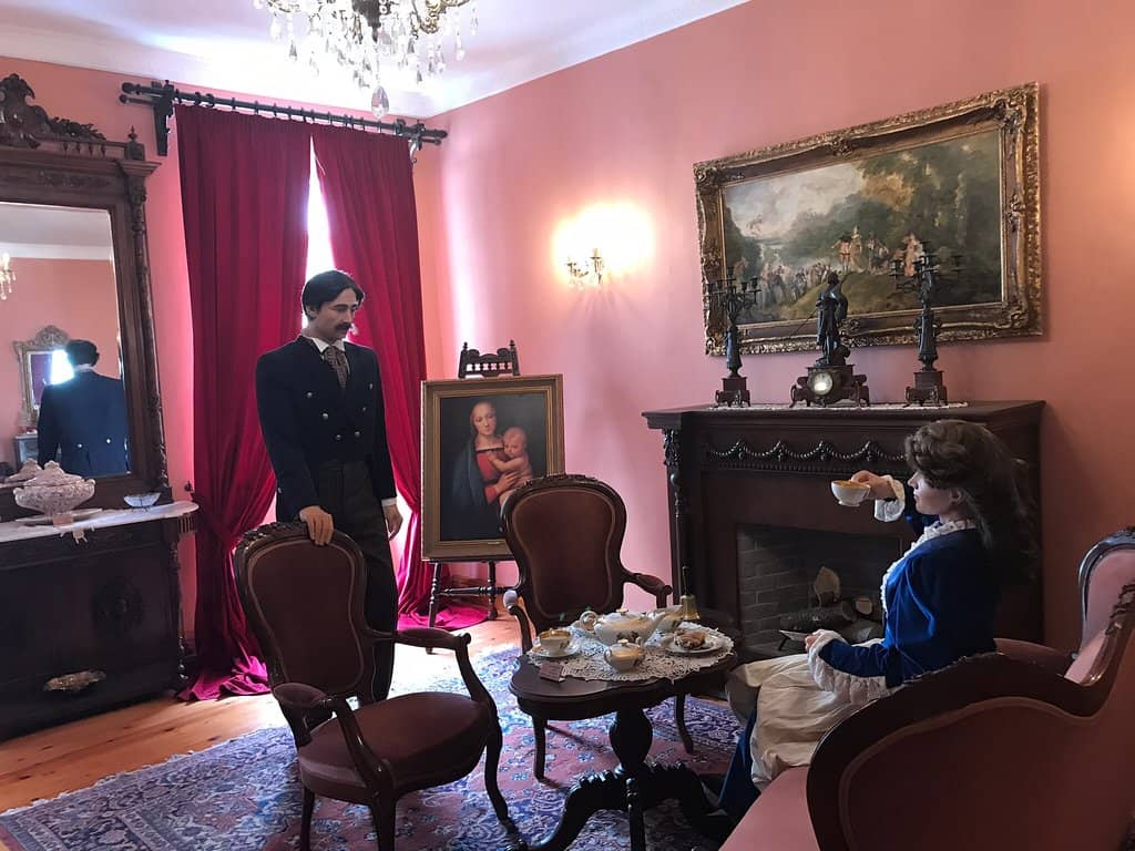 Animatronic Family Life