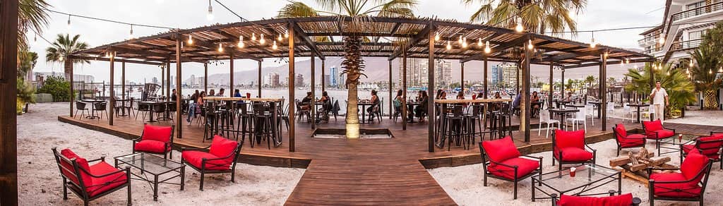 Unique Cocktails & Lively Nights