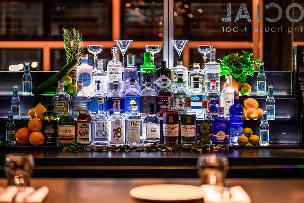 Lively Atmosphere & Impeccable Service