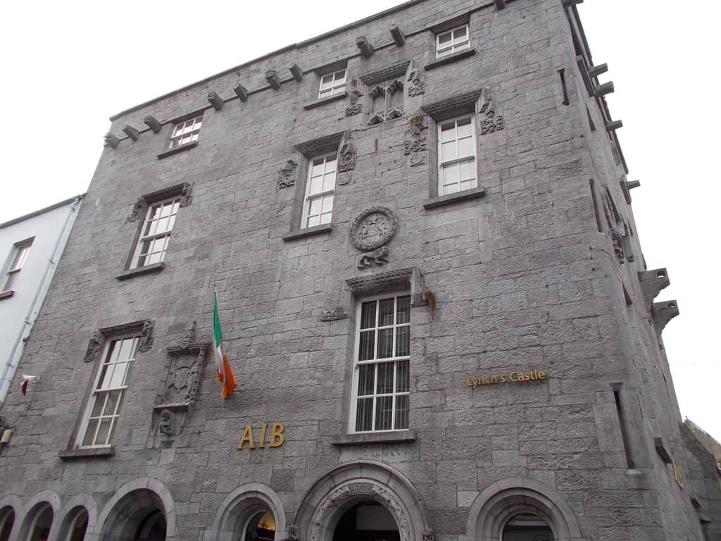 Lynch's Castle Facade