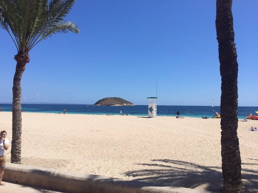 Fruity Sangria & Strong Cocktails