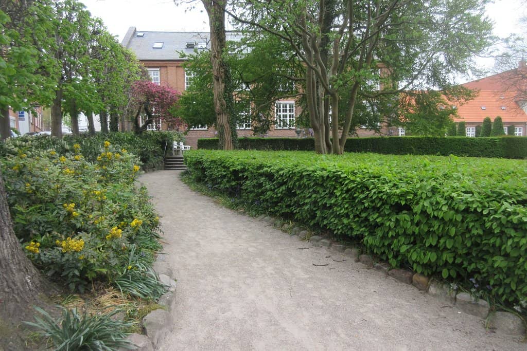 Poet and Ornithologist Monuments