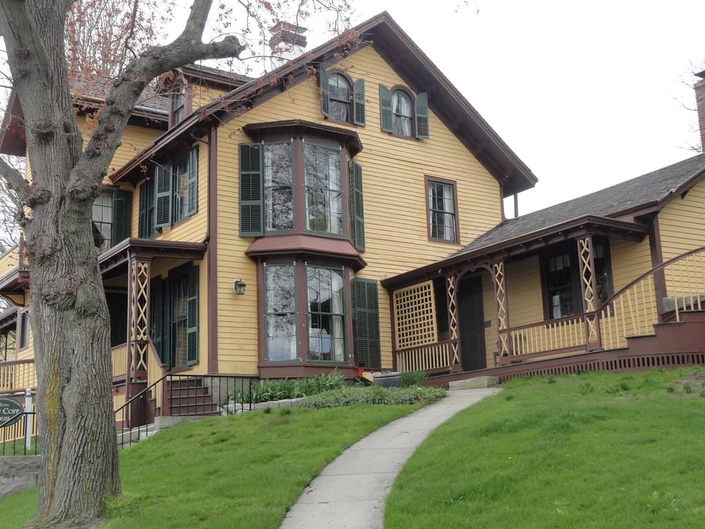 Knowledgeable Guided Tours