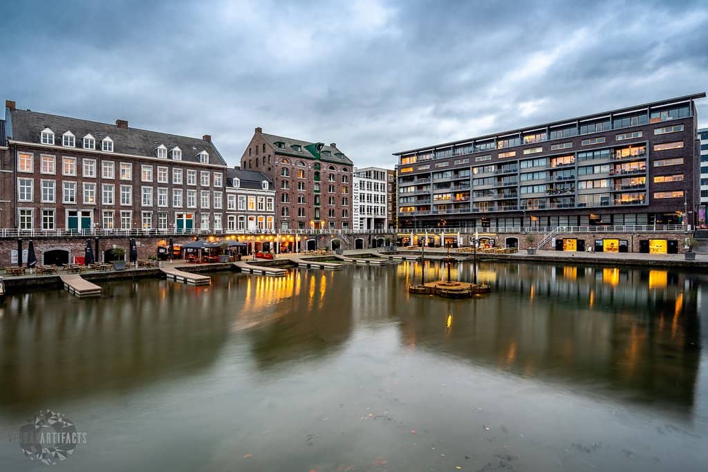 Waterfront Dining