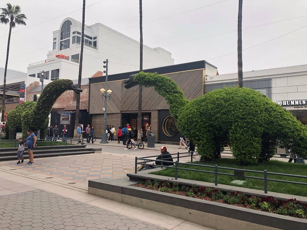 Diverse Shopping Boutiques