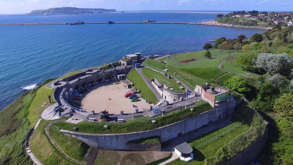 Labyrinthine Tunnels