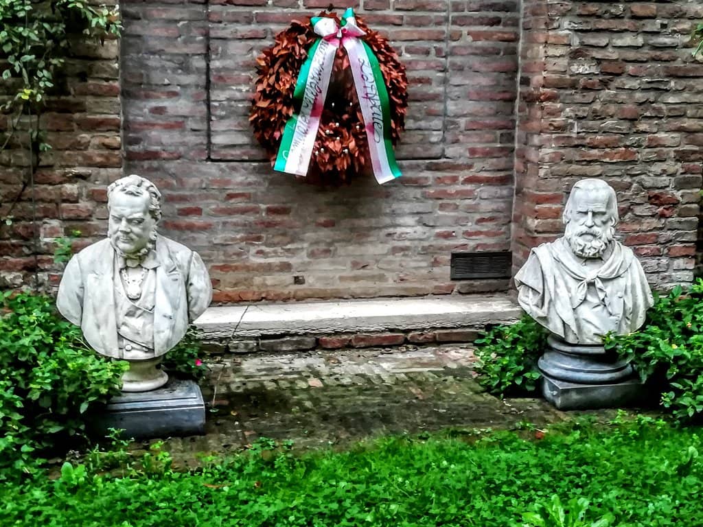 Extensive Documentation Archive