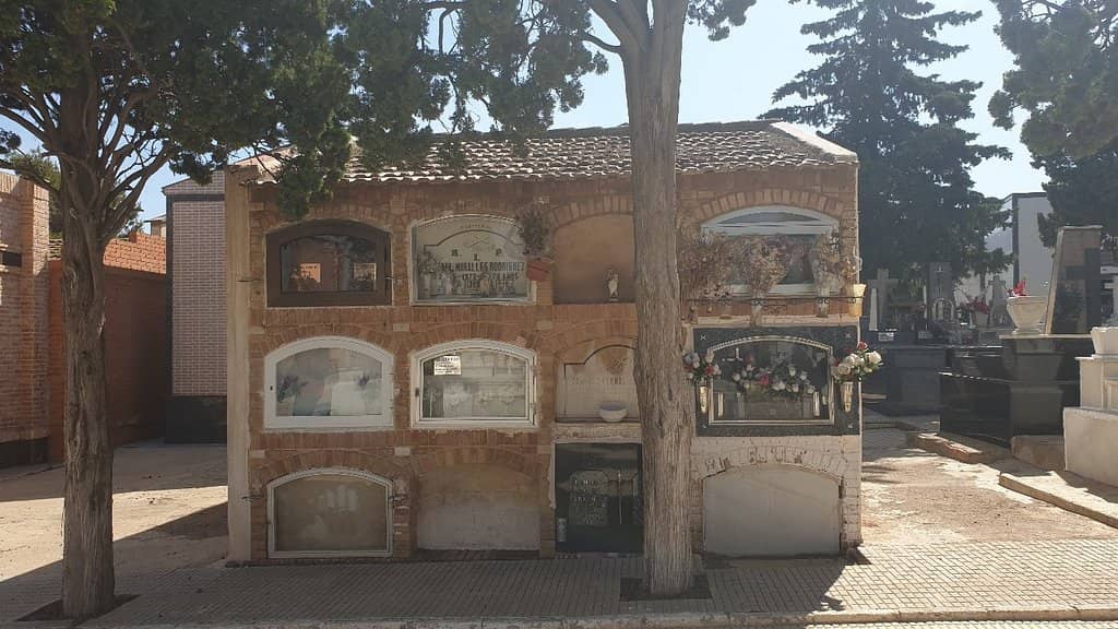 Panoramic Mountain Views