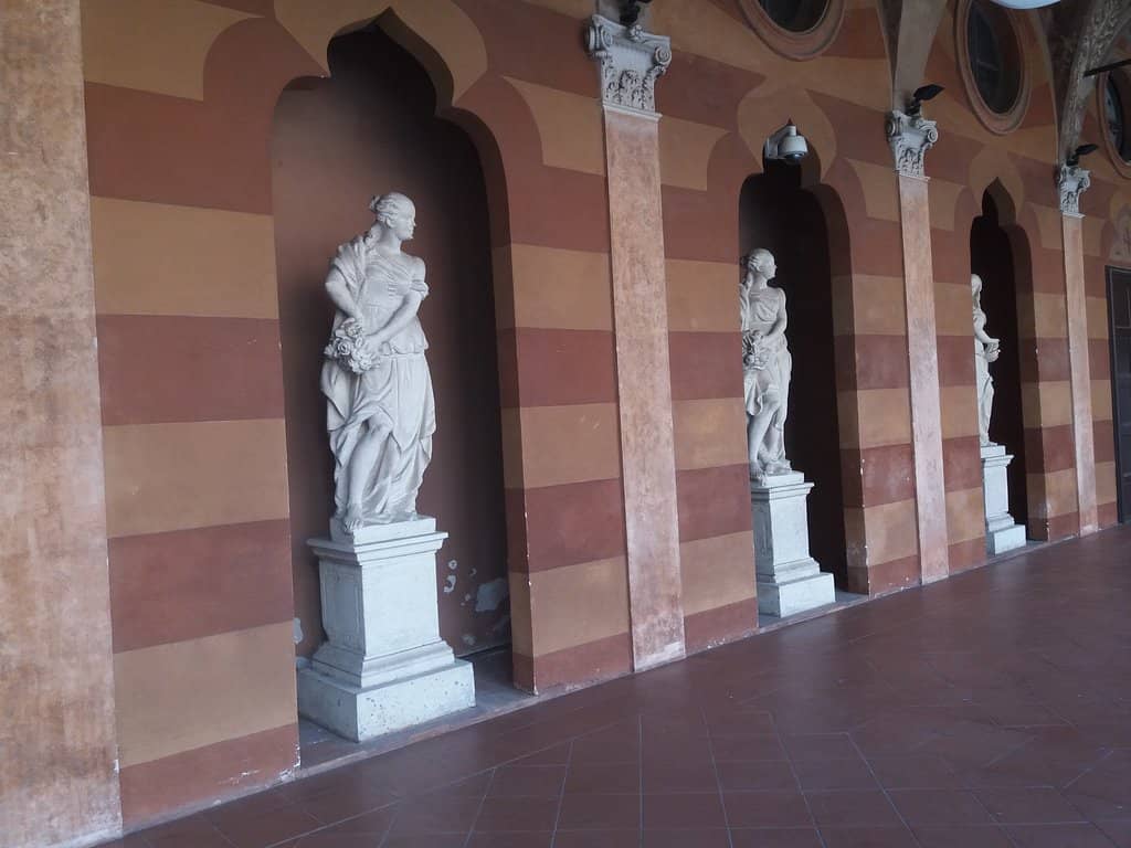 Porticoed Courtyard