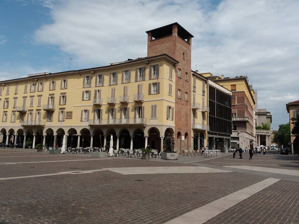 Piazza Stradivari Market Days
