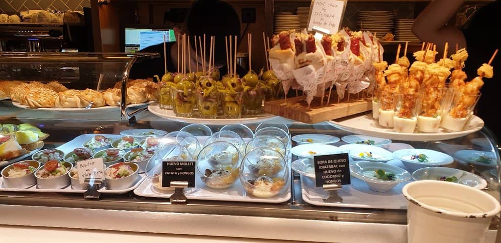 Vibrant Plaza Nueva Atmosphere