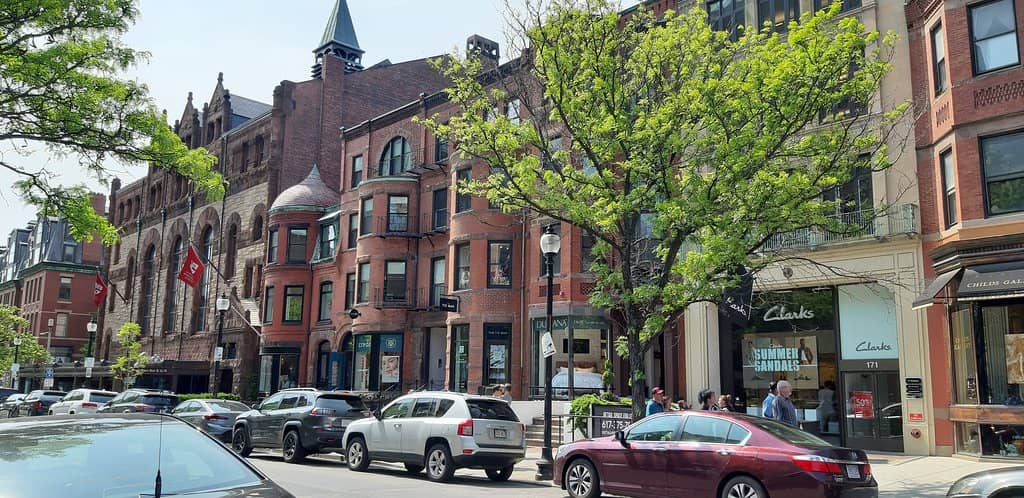 Chic Boutiques & Designer Finds