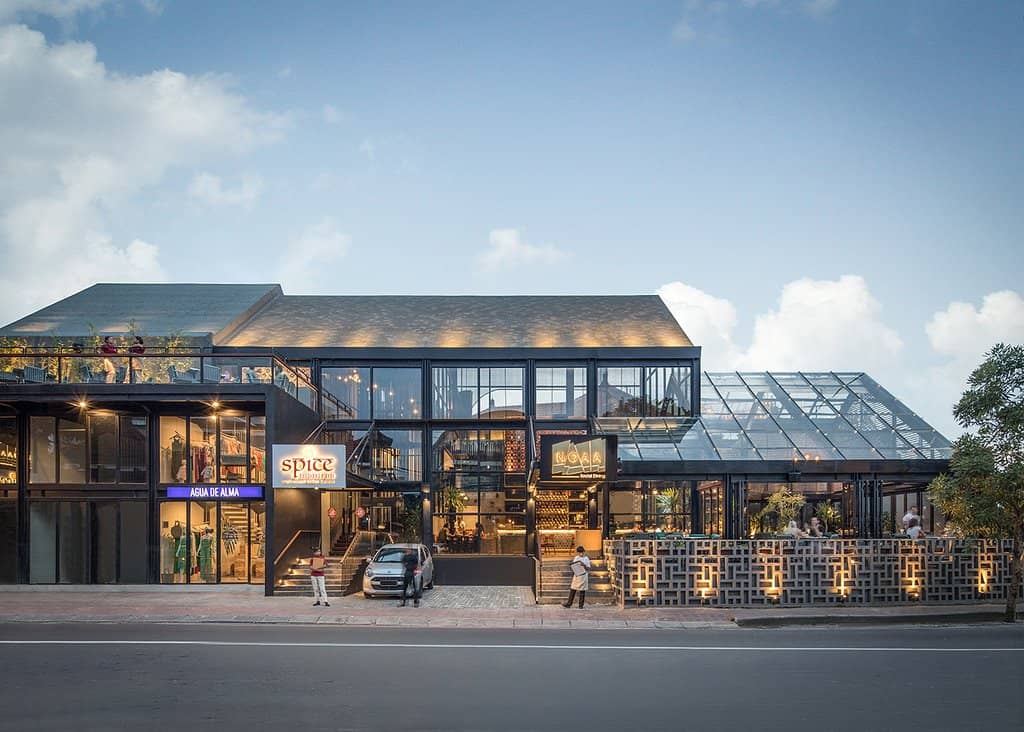 Signature Fresh Mango Salad