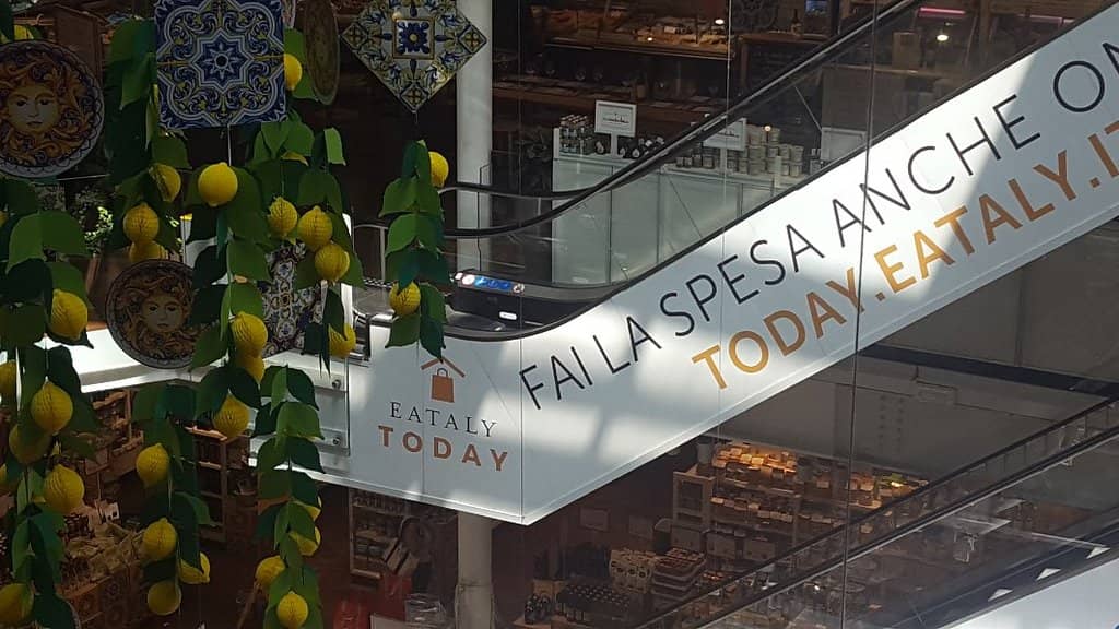 Unique Shopping & Dining Hybrid