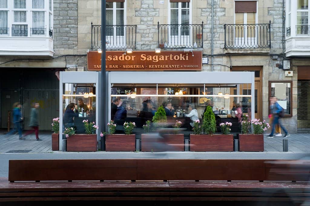 Innovative Cocktails & Ambiance
