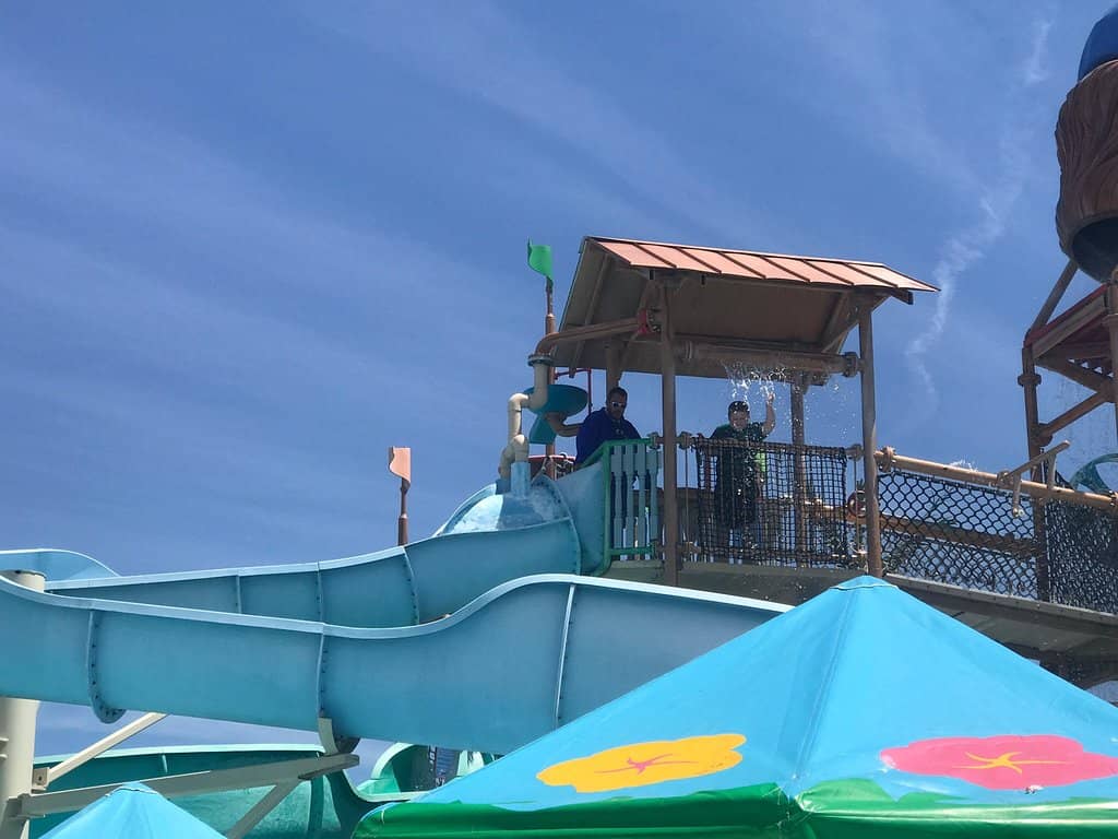 Lazy River & Wave Pool