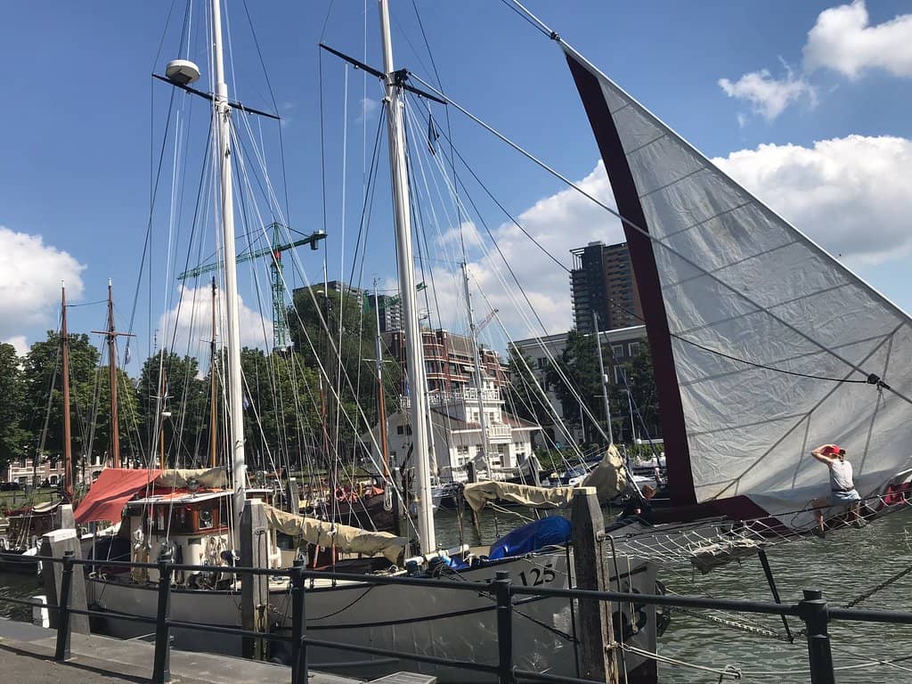 Proximity to Major Attractions