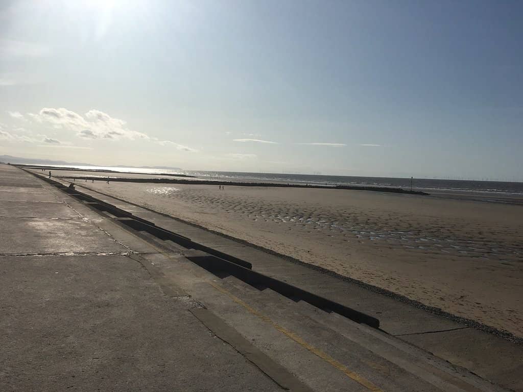 Spacious Sandy Strolls