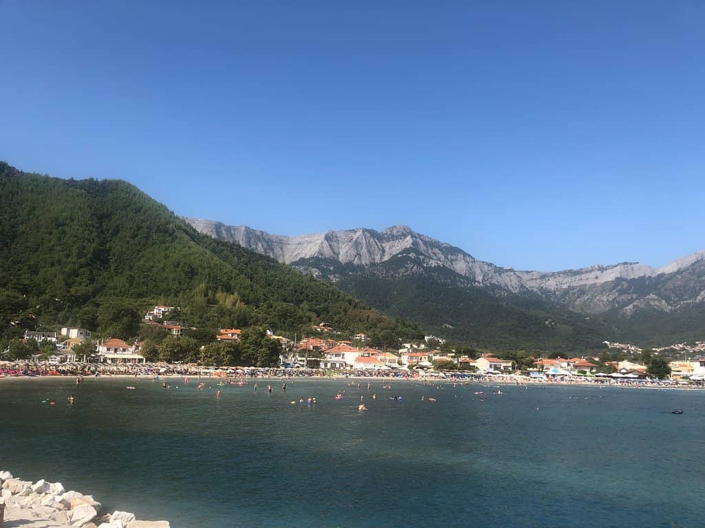 Beachfront Dining & Drinks