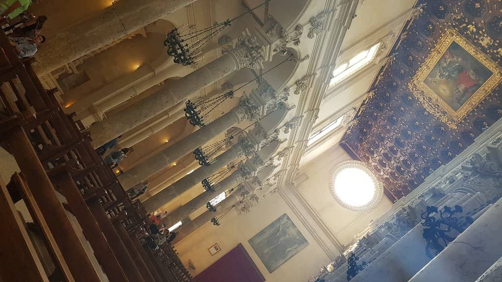 Interior Grandeur