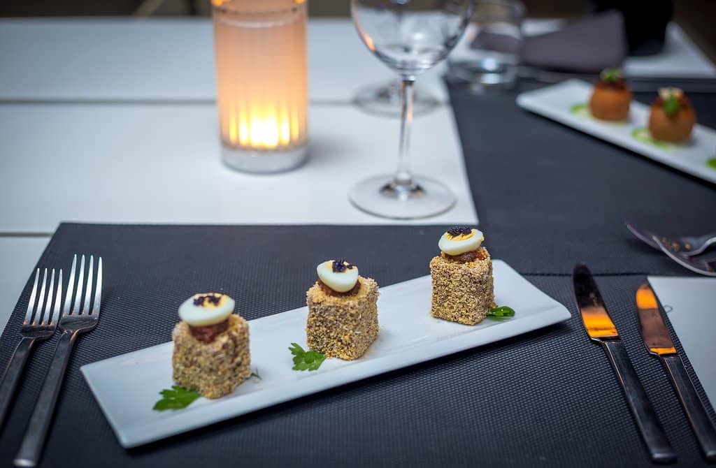 Creative Plates & Ambiance