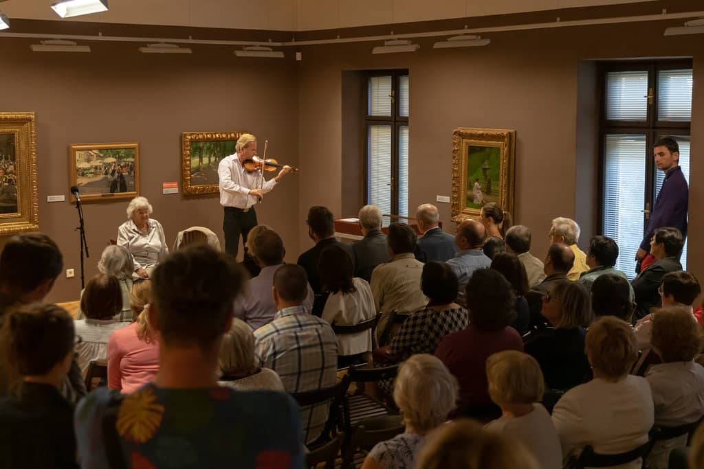 Rotating Indie Exhibitions