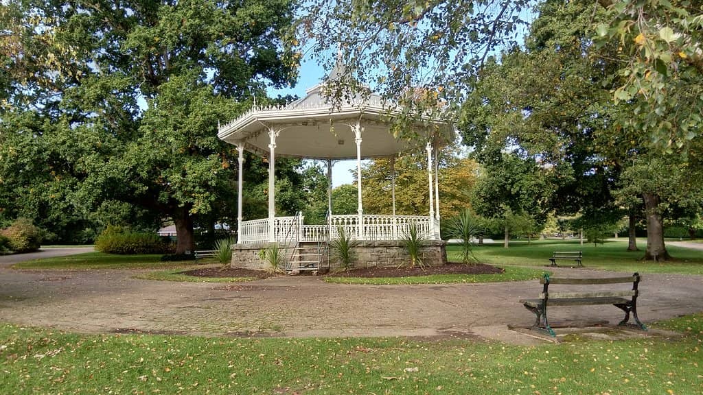 Wildlife & Water Features