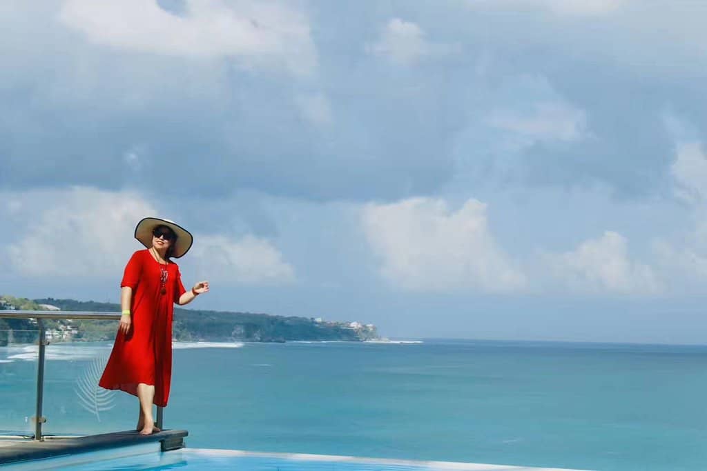 Sandy Shores & Lounges