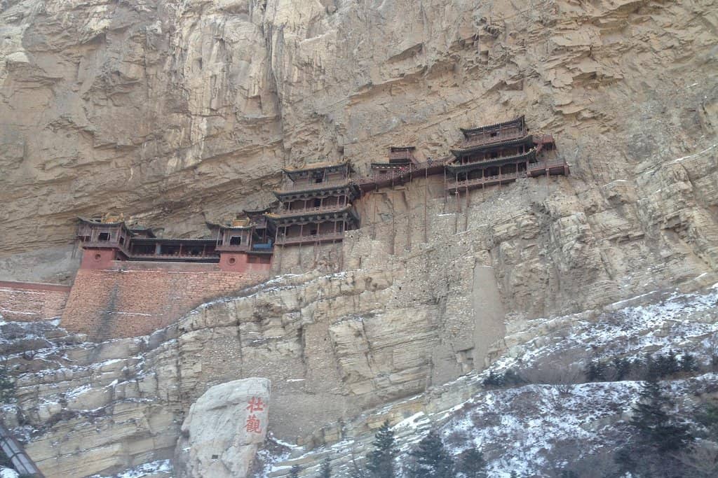 Cobblestone Lanes & Courtyards