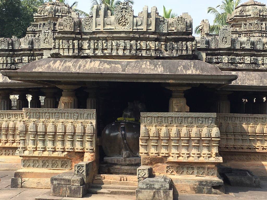 Lathe-Turned Pillars & Ornate Ceilings