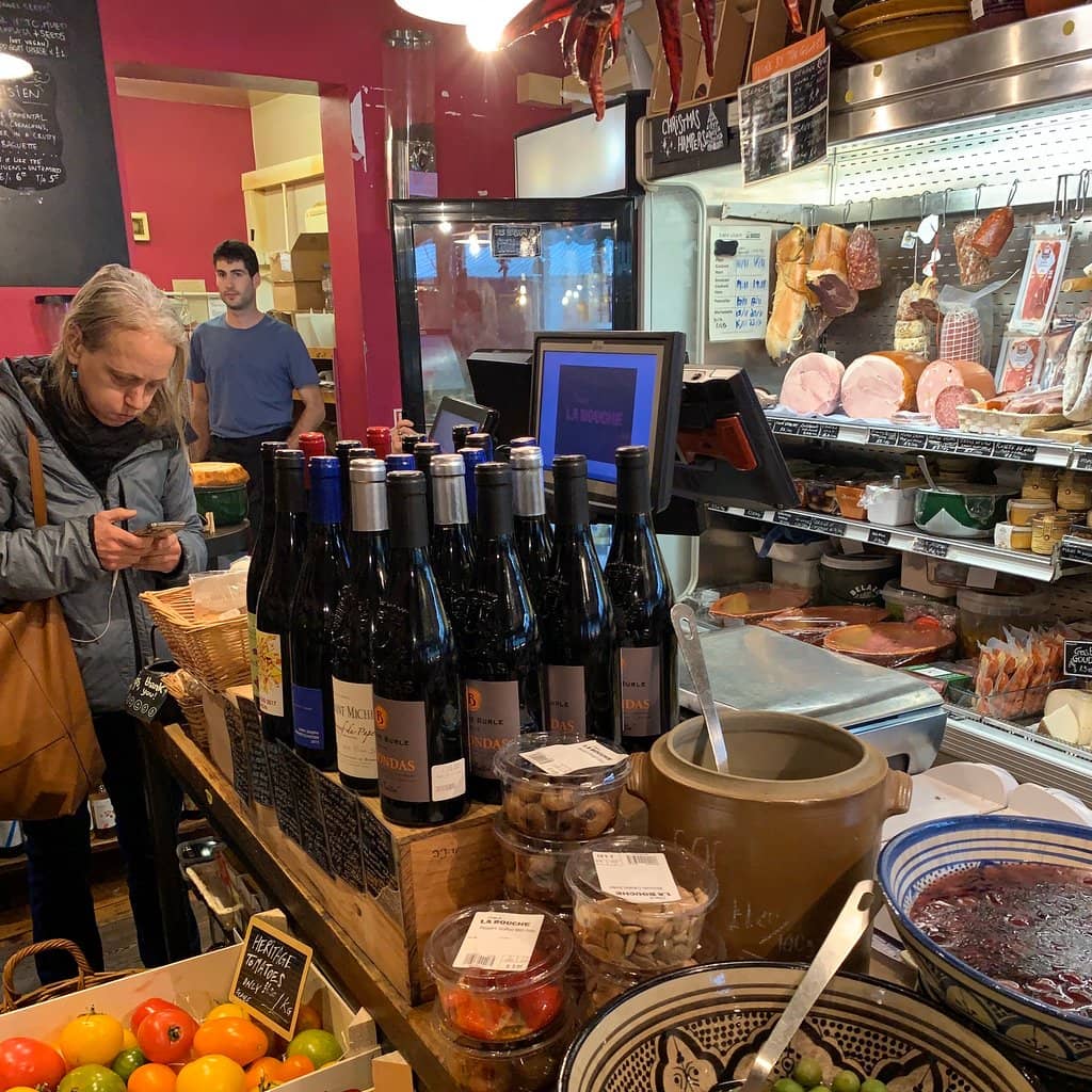 Beachside Pizza Tradition