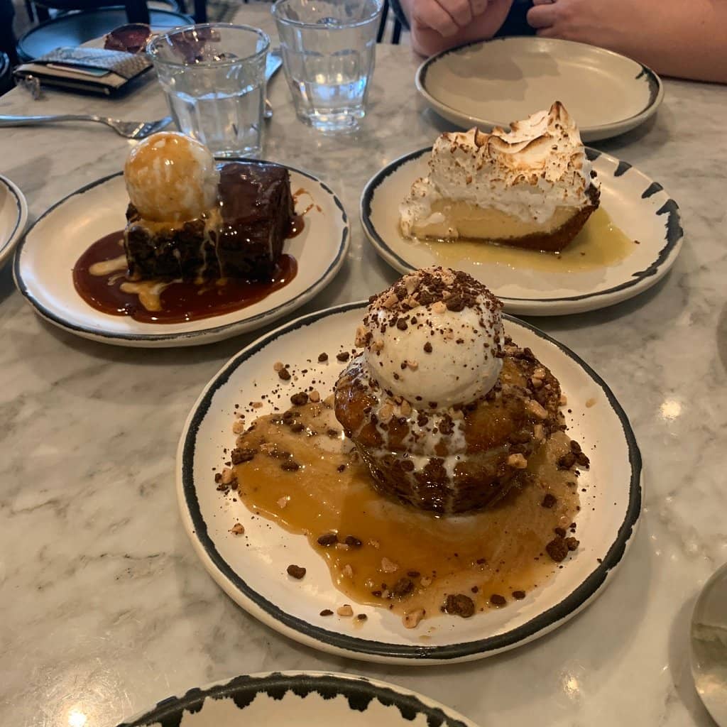 Cozy Atmosphere and Romantic Vibes