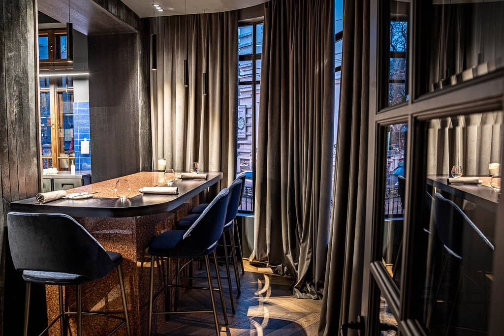 Intimate and Sophisticated Atmosphere