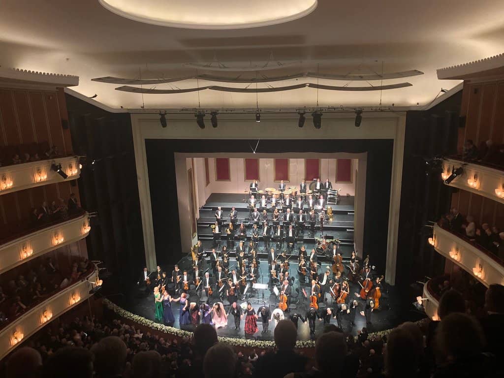 Behind-the-Scenes Tours