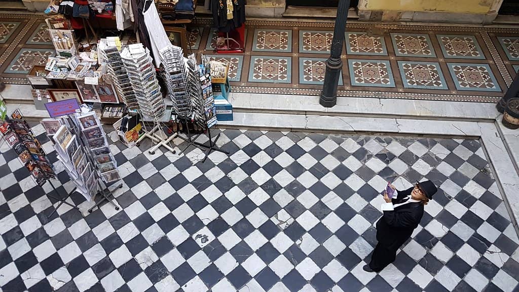 Artisan Shops & Antiques