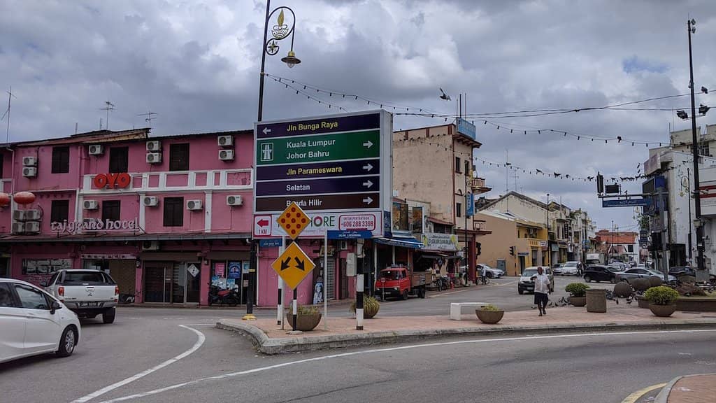 Vibrant Textile and Jewelry Shops