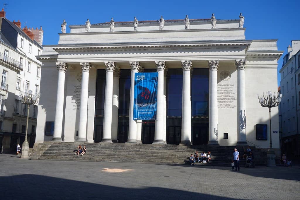 Grand Interior Architecture