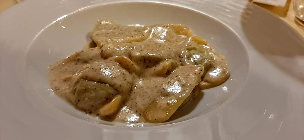 Botttoni di Zucca su crema di Raschera