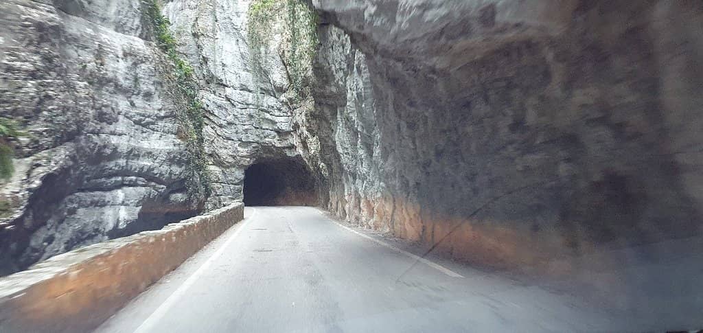 Tunnels and Curves