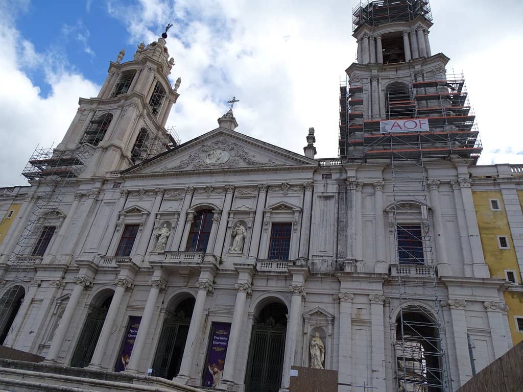 Peaceful Ponds and Wildlife